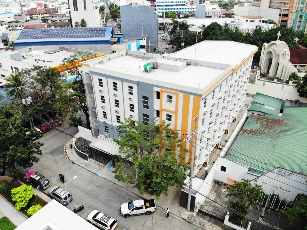 The City Flats Sacred Heart Makati City Bagian luar foto